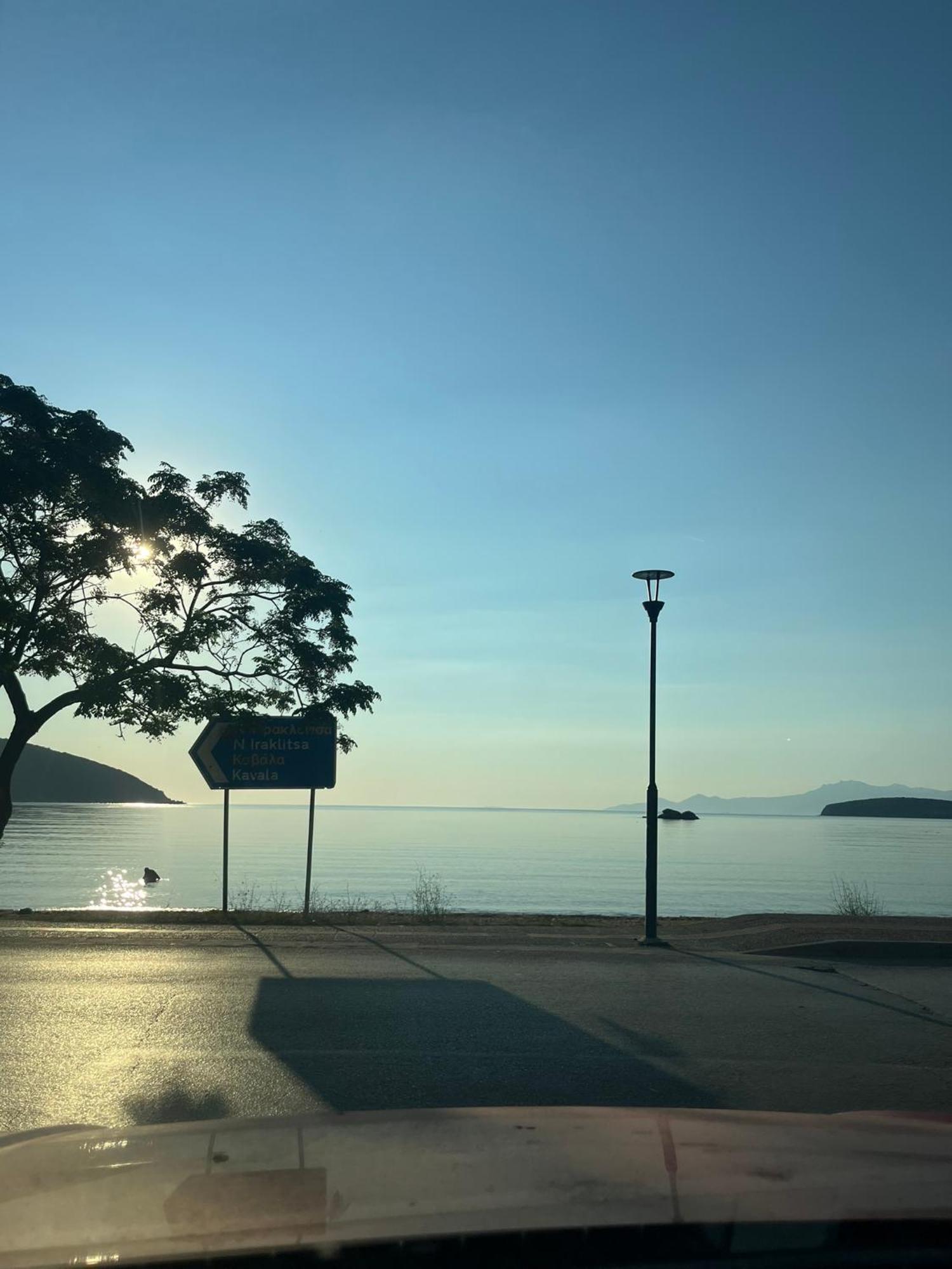 Mz Apartment Néa Péramos Dış mekan fotoğraf